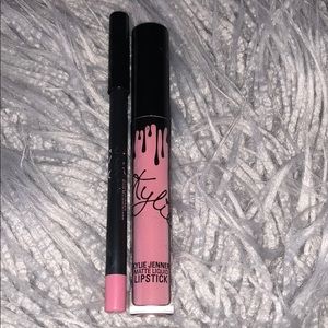 New Authentic Kylie lip kit in High Maintenance